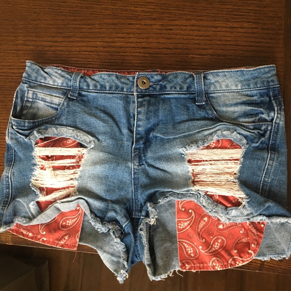 Distressed Bandana Pocket Shorts
